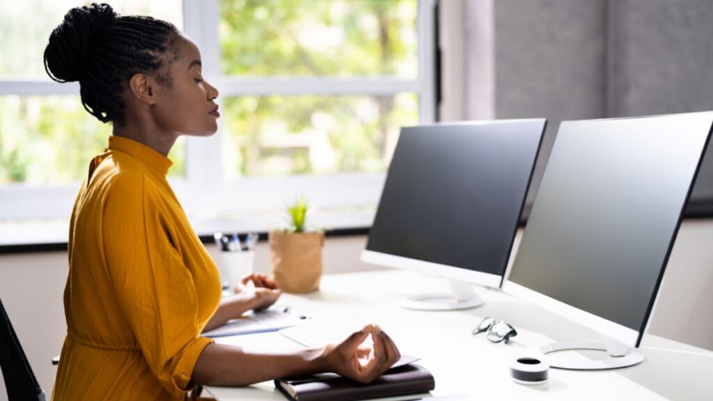 L'affiliation marketing peut être exigeante, avec des heures de travail étendues et des échéances serrées. La gestion du stress devient un rempart contre le burnout.